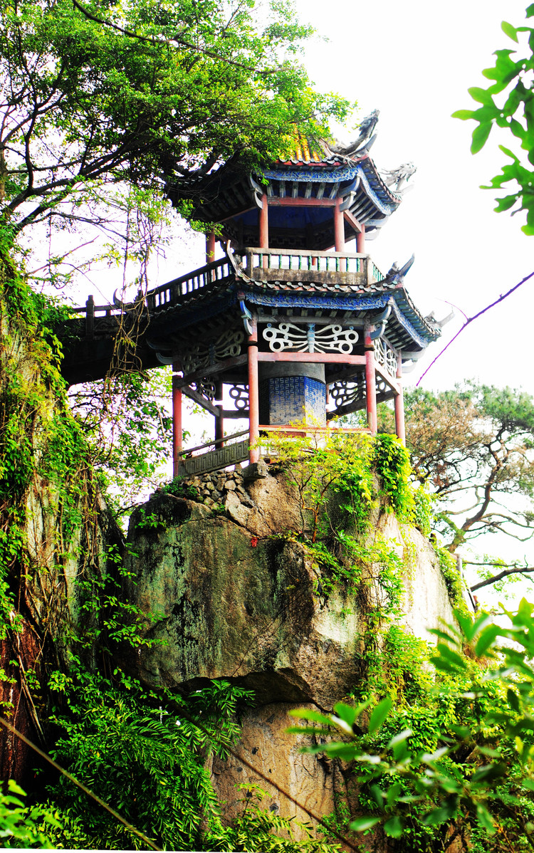 广西桂平西山是一个自然景