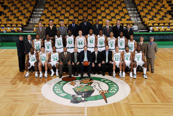 (图)凯尔特人全家福